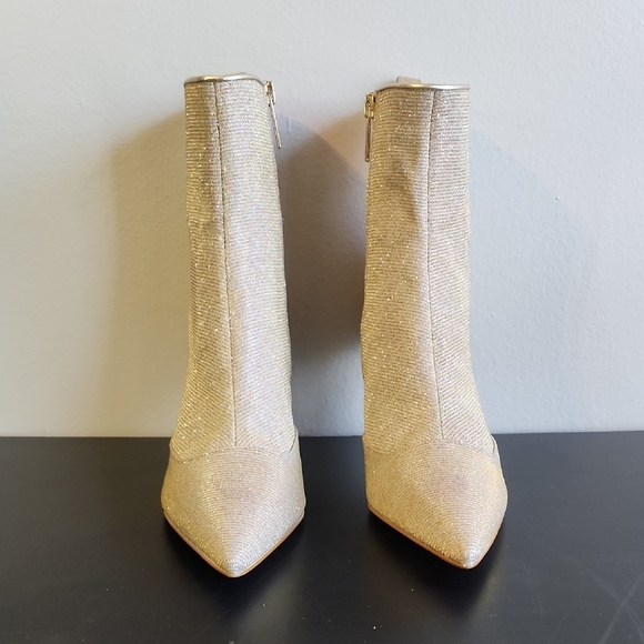 MICHAEL Michael Kors Gold Heeled Ankle Boots with Sleek Design - Picture 2 of 11